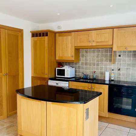 Within Easy Walking Distance To * Kenmare