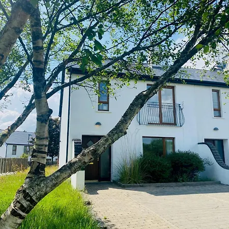 Within Easy Walking Distance To Casa vacanze *